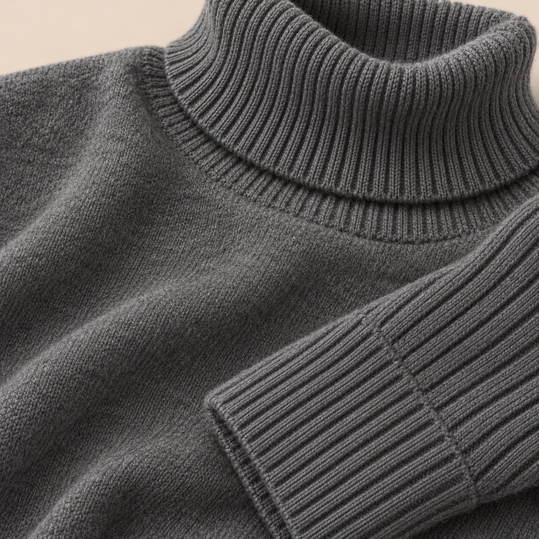 Løstsiddende rullekravesweater til dame