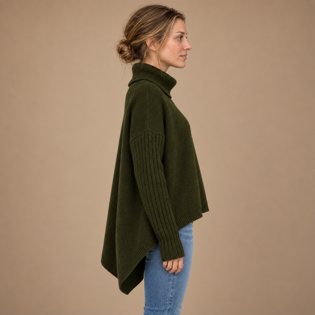 Løstsiddende rullekravesweater til dame