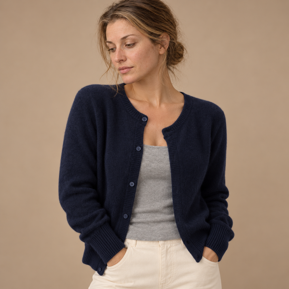 Strikcardigan til dame med knapper