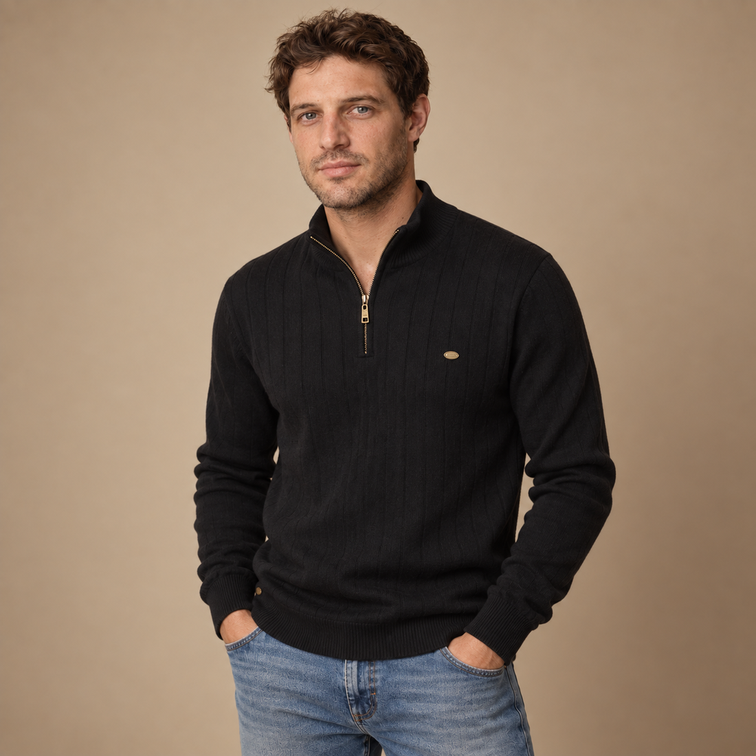 Strikket herresweater med struktureret pasform