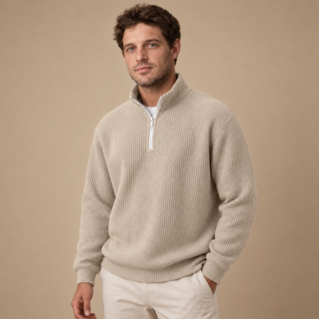 Herresweater med lynlåskrave og slank pasform