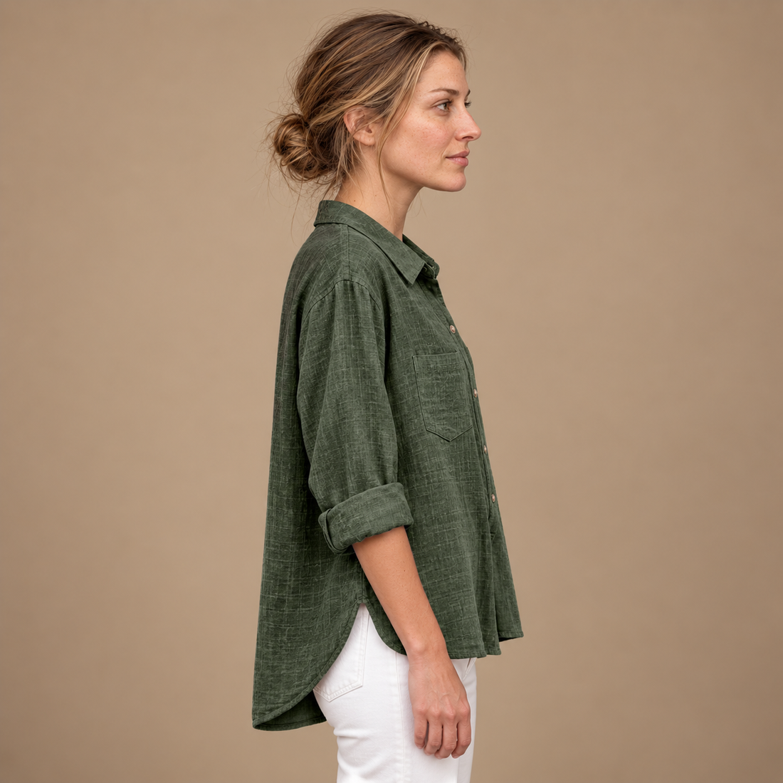 Oversized skjorte til dame med brystlomme