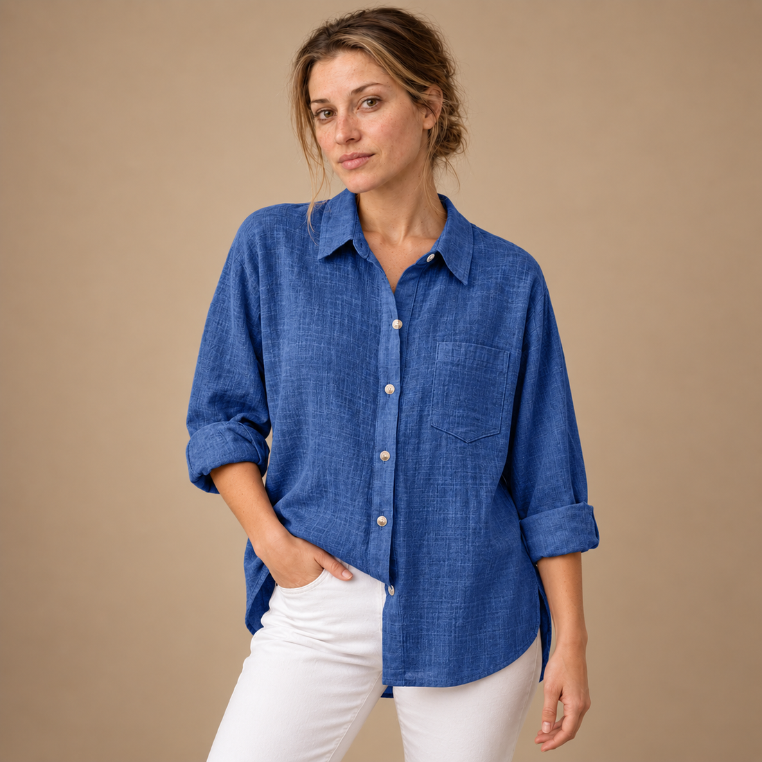 Oversized skjorte til dame med brystlomme