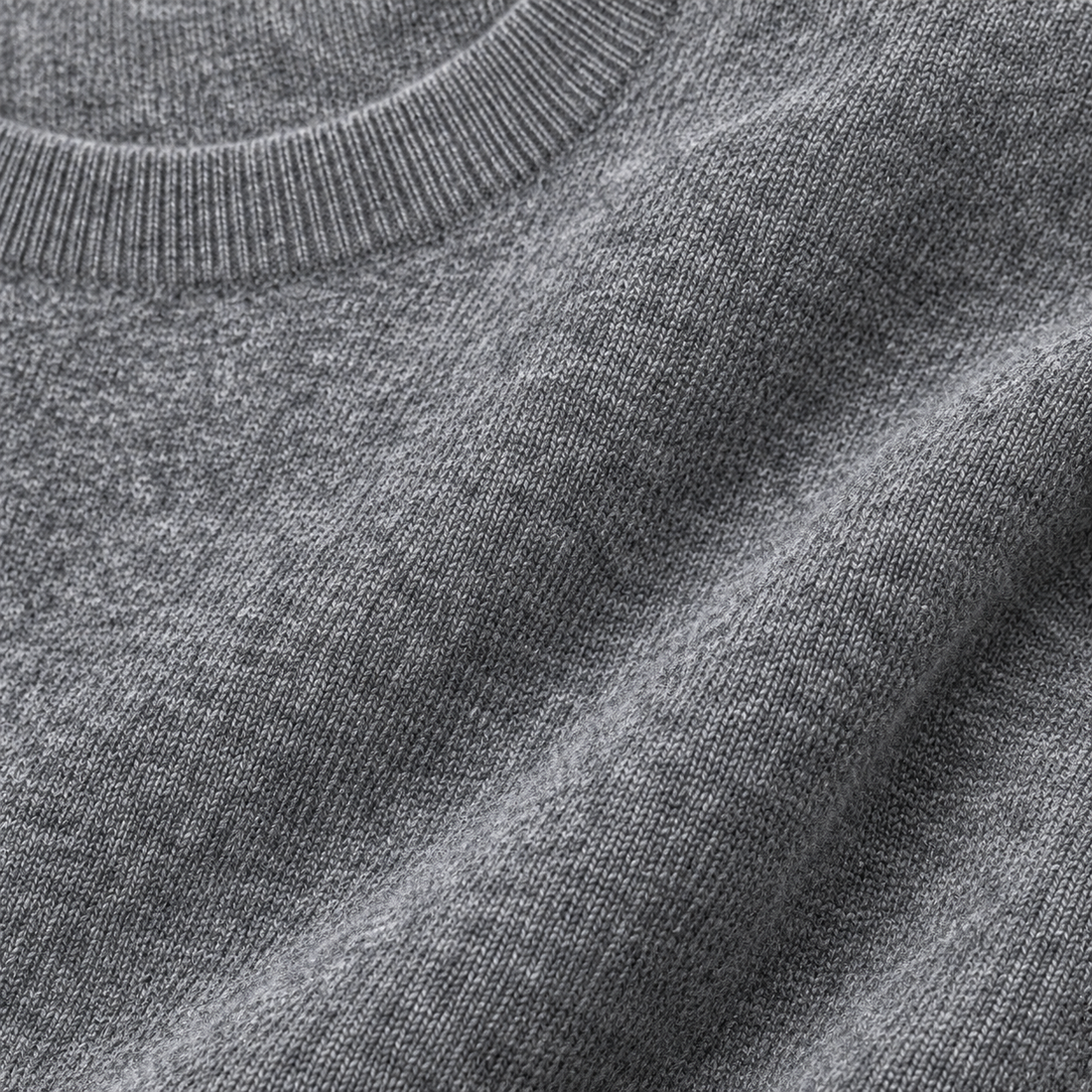 Strikket sweater til dame med løs pasform