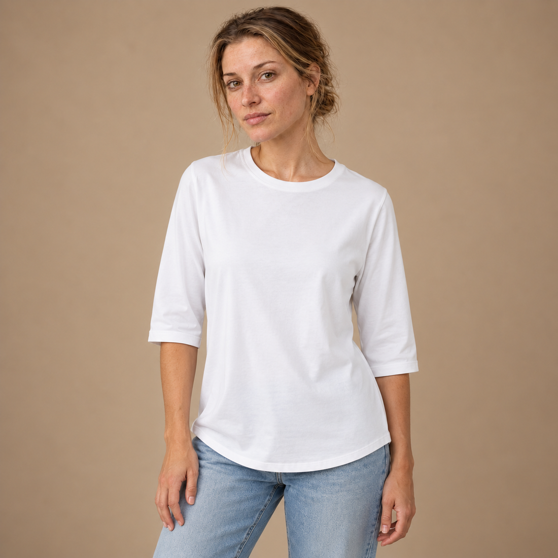 T-shirt til dame med rund hals og trekvartærmer