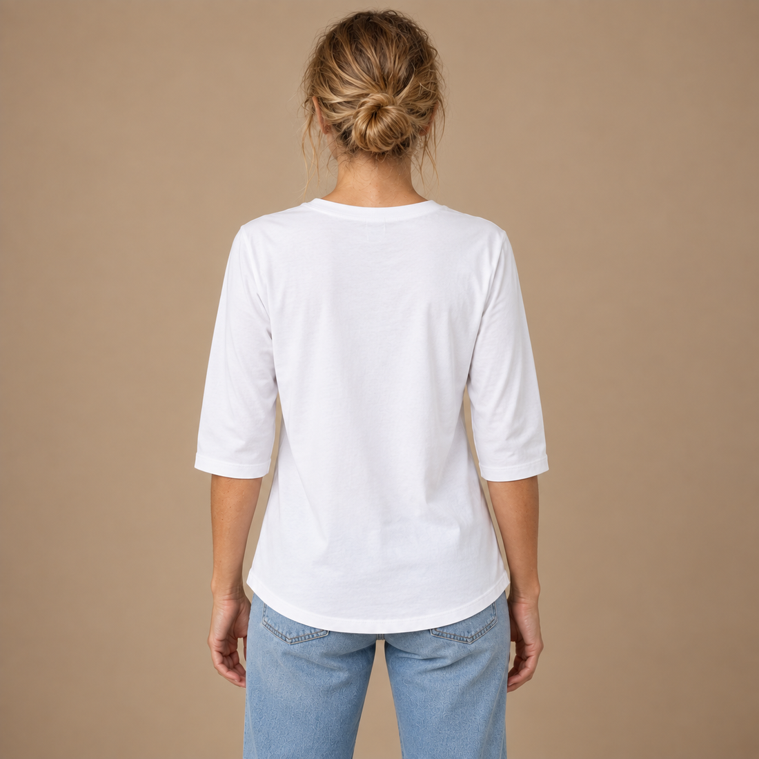 T-shirt til dame med rund hals og trekvartærmer