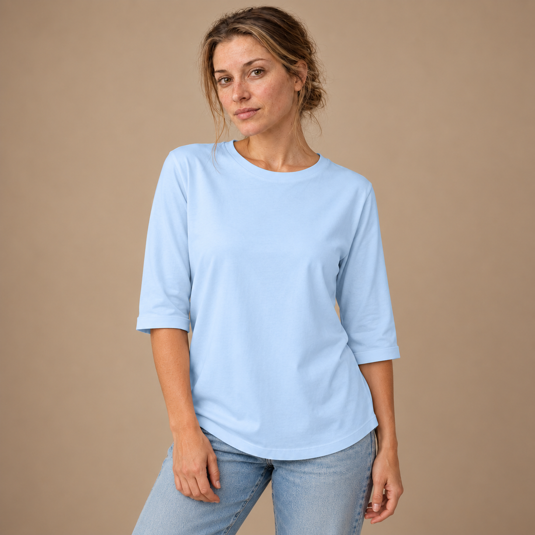 T-shirt til dame med rund hals og trekvartærmer