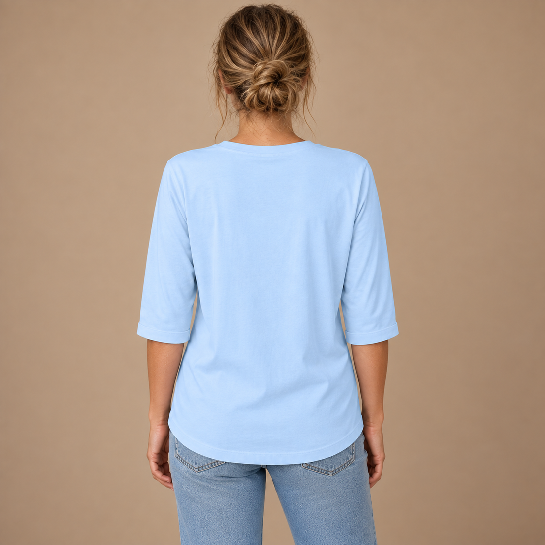 T-shirt til dame med rund hals og trekvartærmer