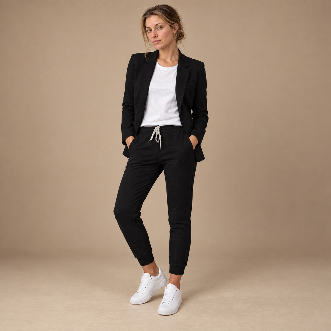 Buksedragt til dame med blazer og lige bukser