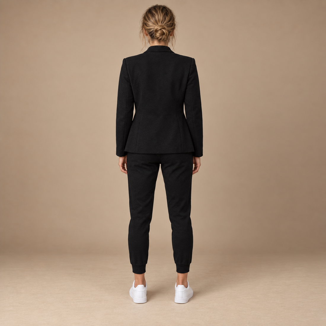 Buksedragt til dame med blazer og lige bukser