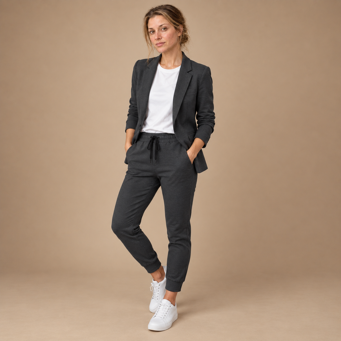 Buksedragt til dame med blazer og lige bukser