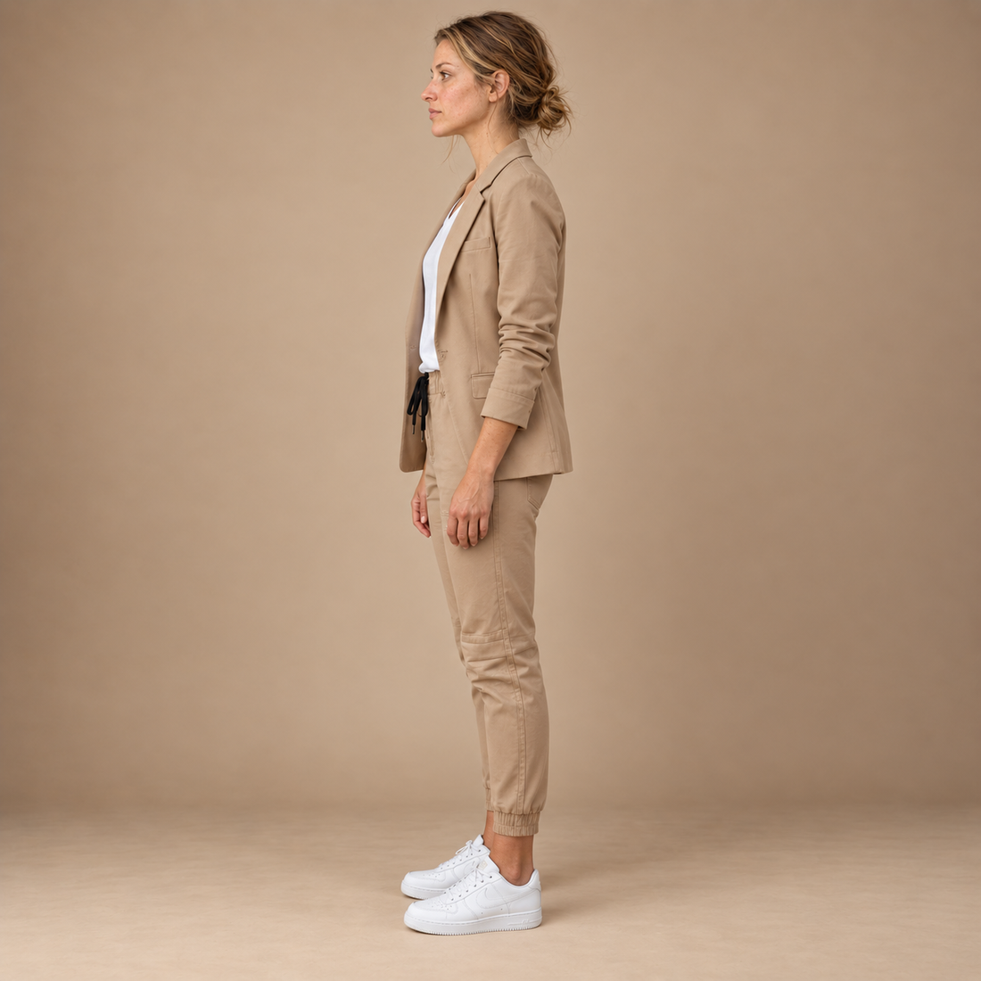 Buksedragt til dame med blazer og lige bukser