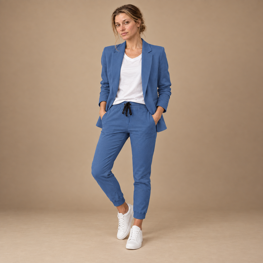Buksedragt til dame med blazer og lige bukser