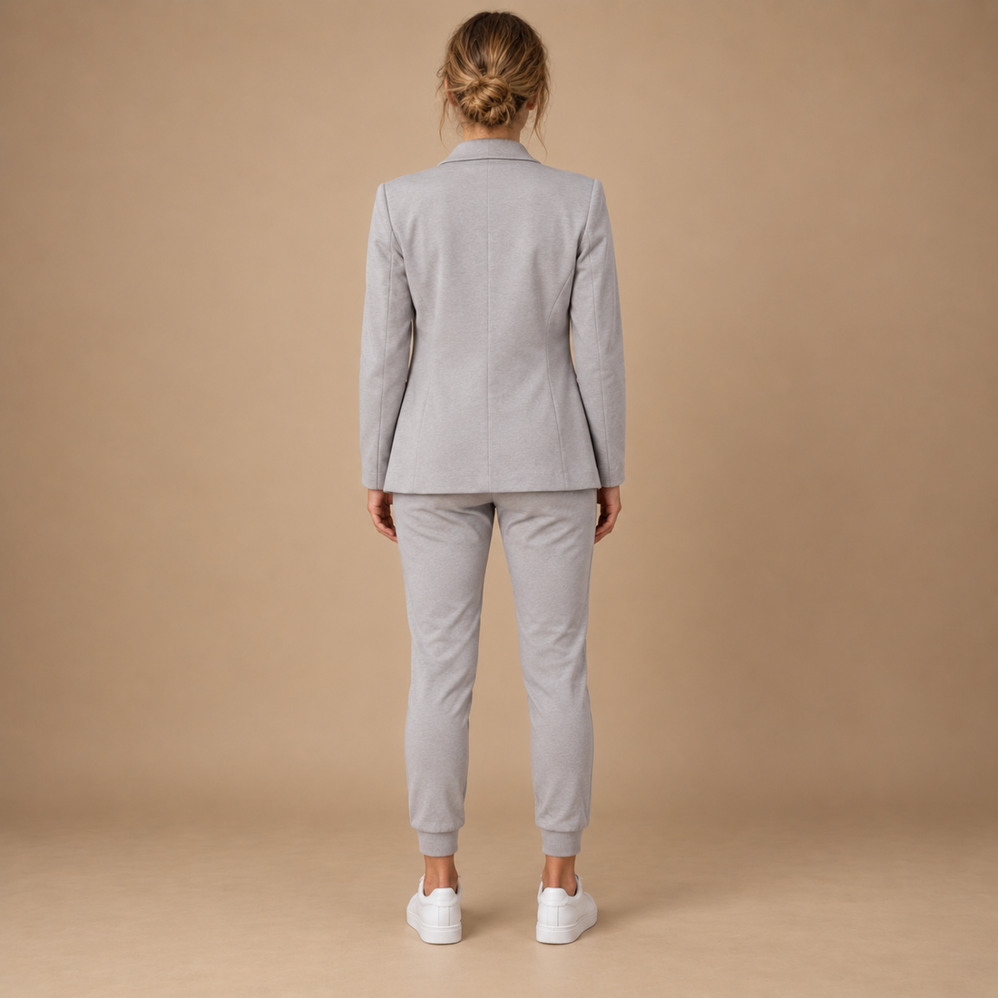 Buksedragt til dame med blazer og lige bukser