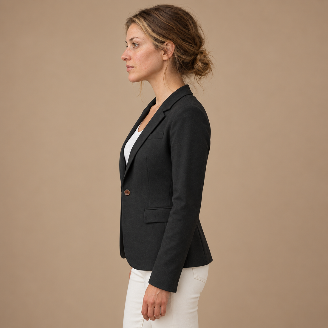 Taljeret blazer til dame med én knap