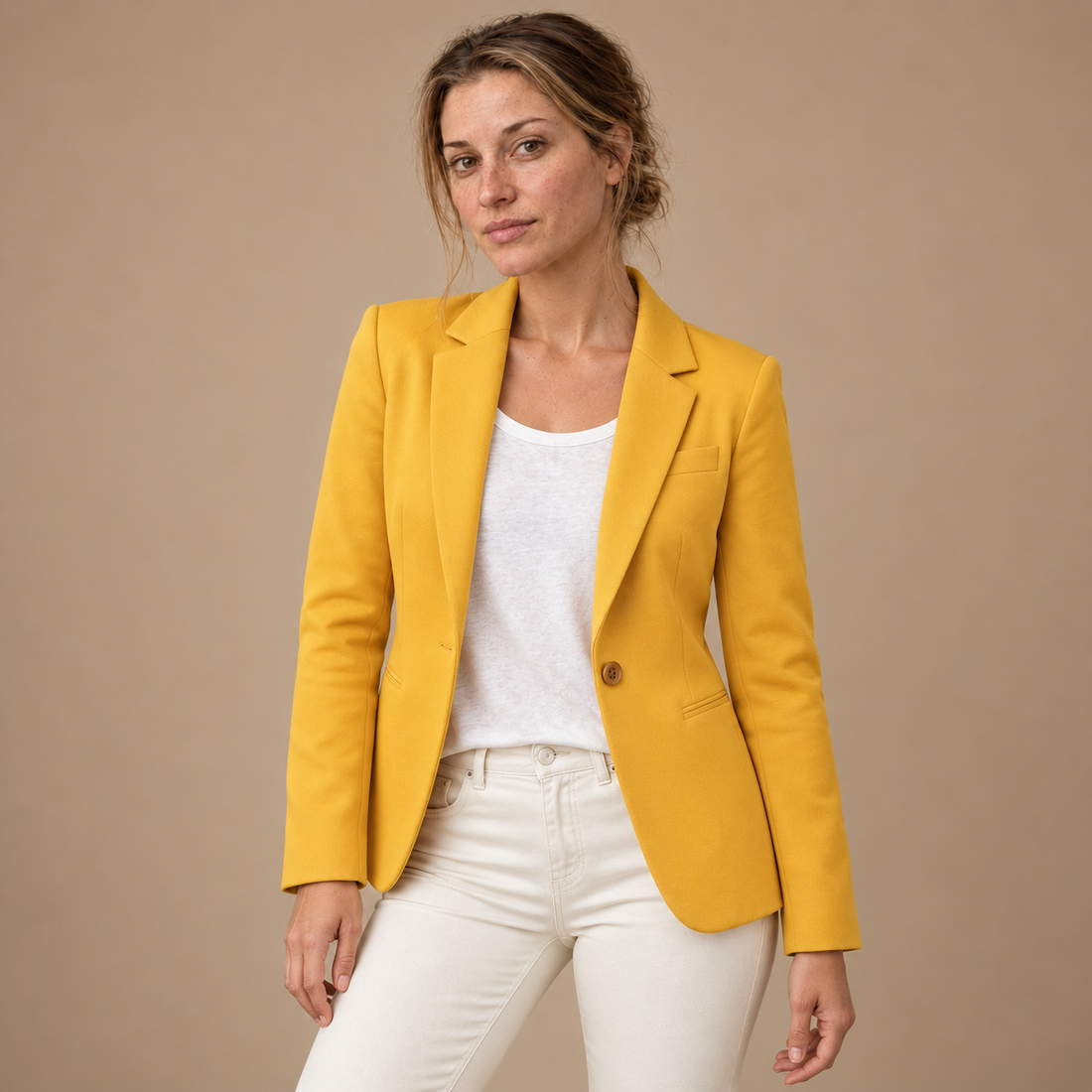 Taljeret blazer til dame med én knap