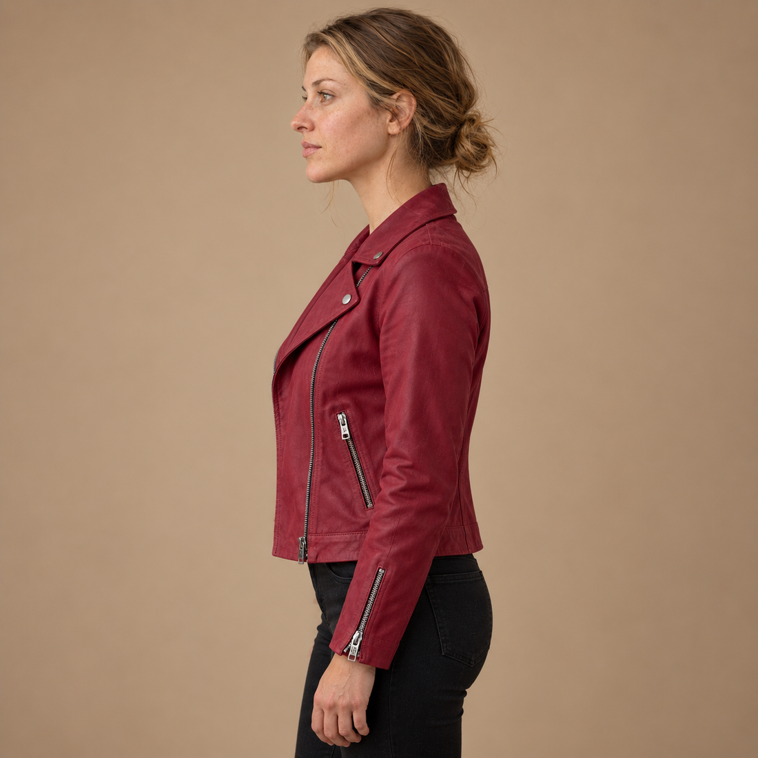 Læderjakke til dame i bikerstil