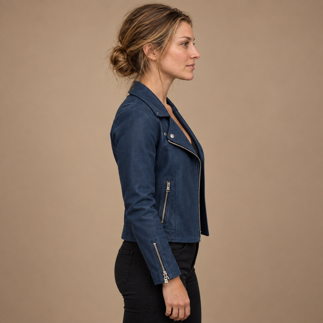 Læderjakke til dame i bikerstil