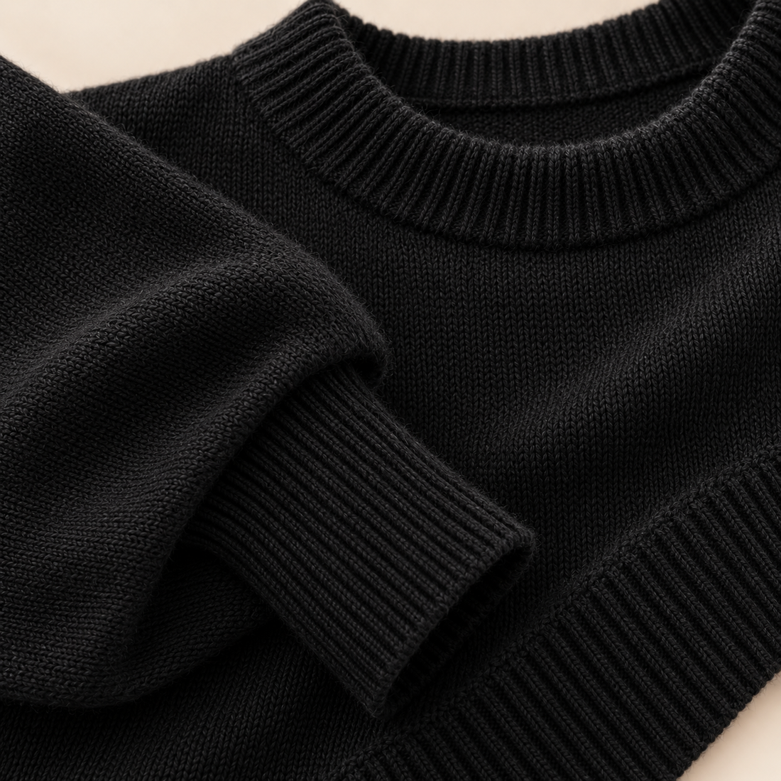 Oversized sweater til dame med asymmetrisk kant