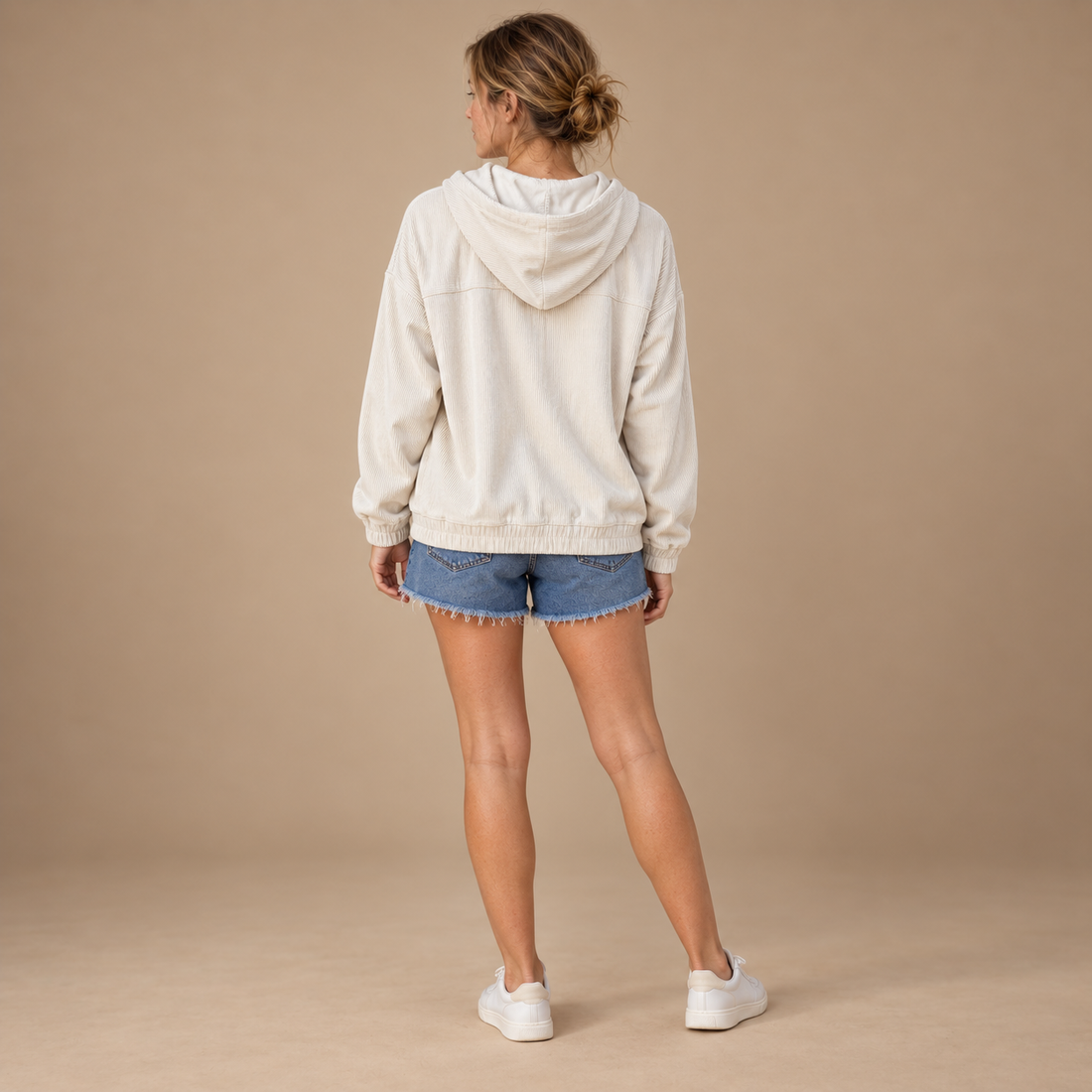 Hoodie til dame med bredt snit