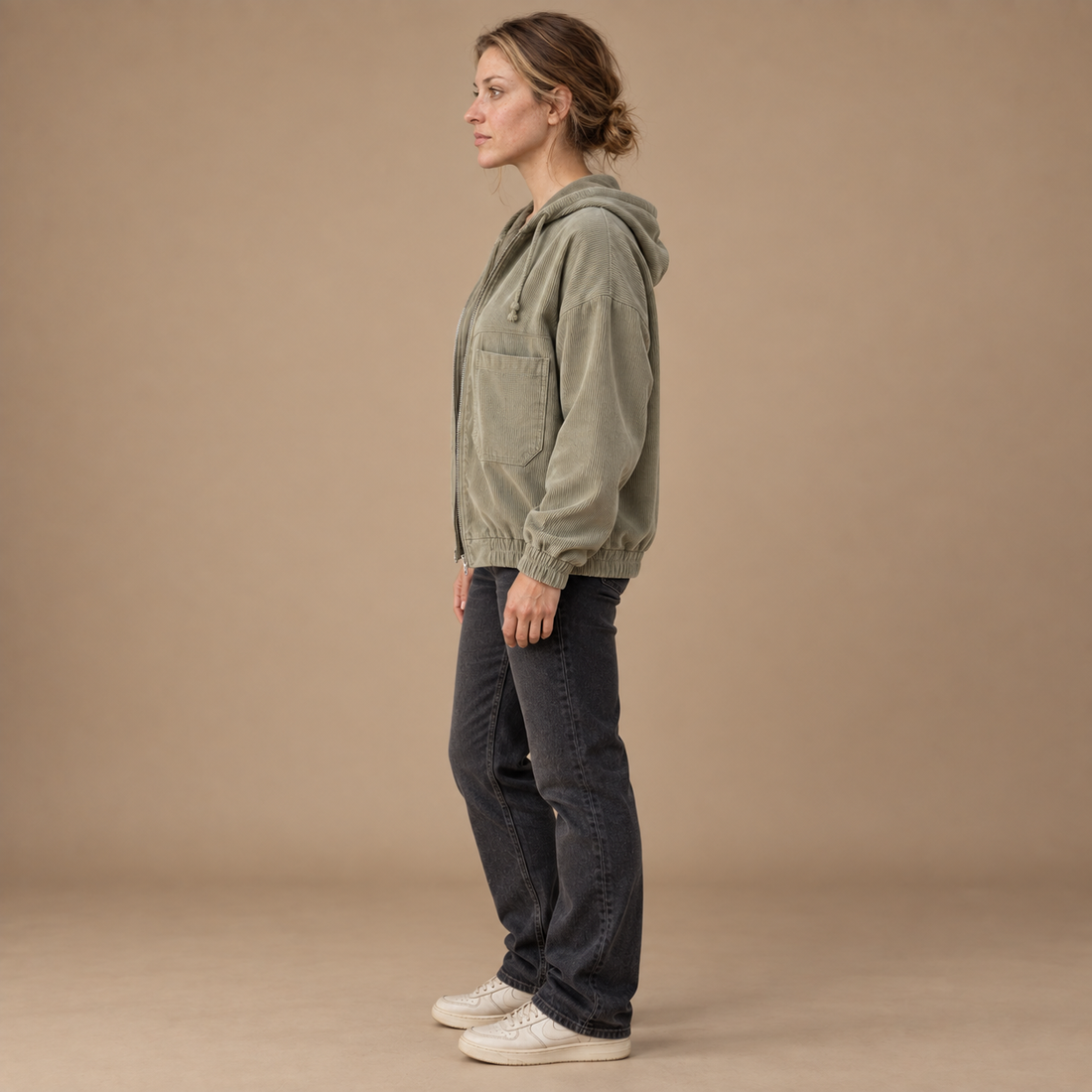 Hoodie til dame med bredt snit