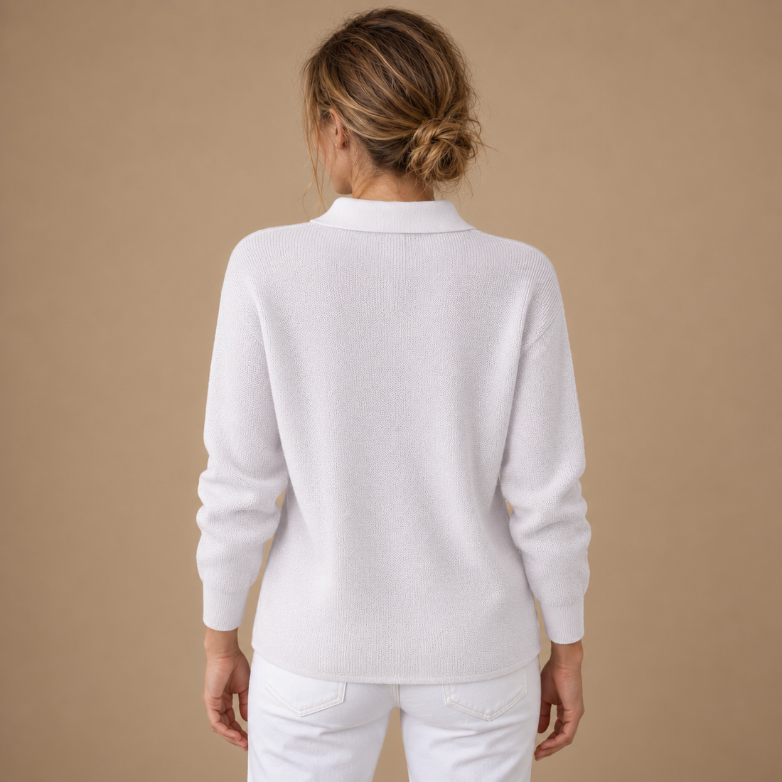 Strikbluse til dame med polokrave og knapper
