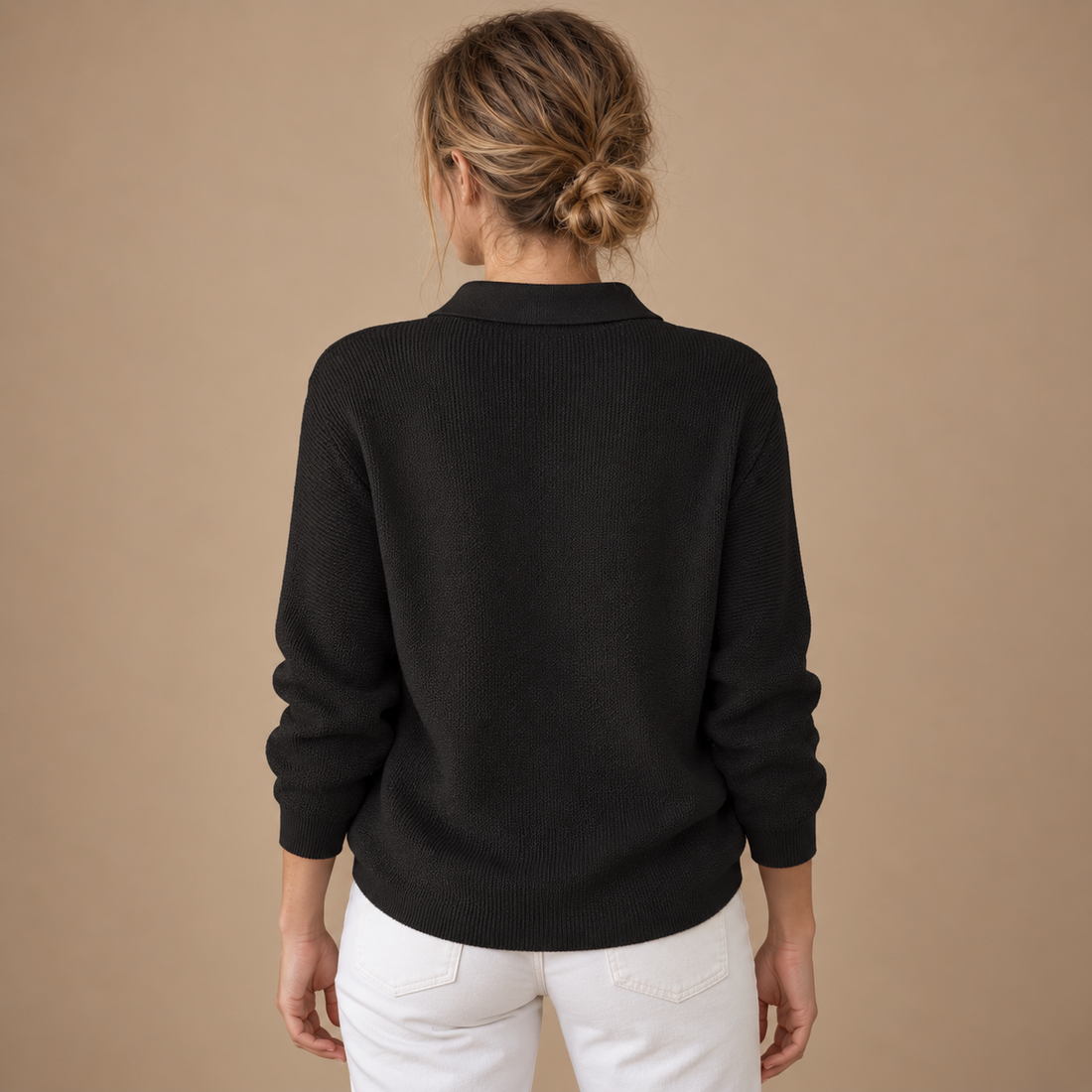 Strikbluse til dame med polokrave og knapper
