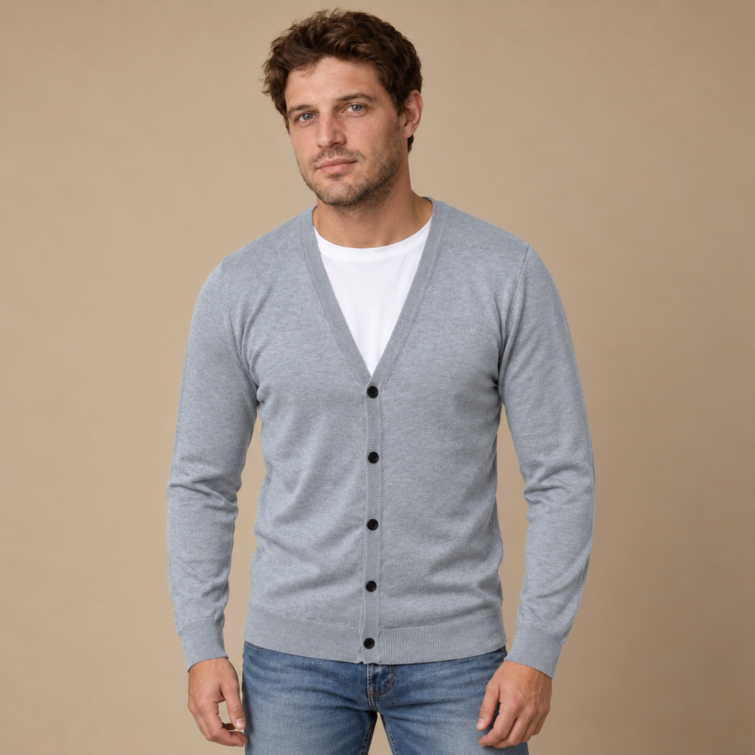 Finstrikket herrecardigan med V-hals og knapper