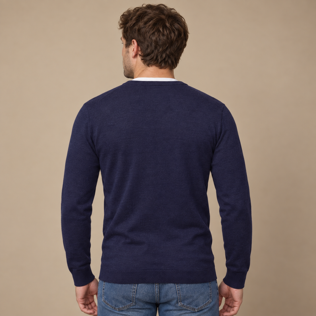 Finstrikket herrecardigan med V-hals og knapper