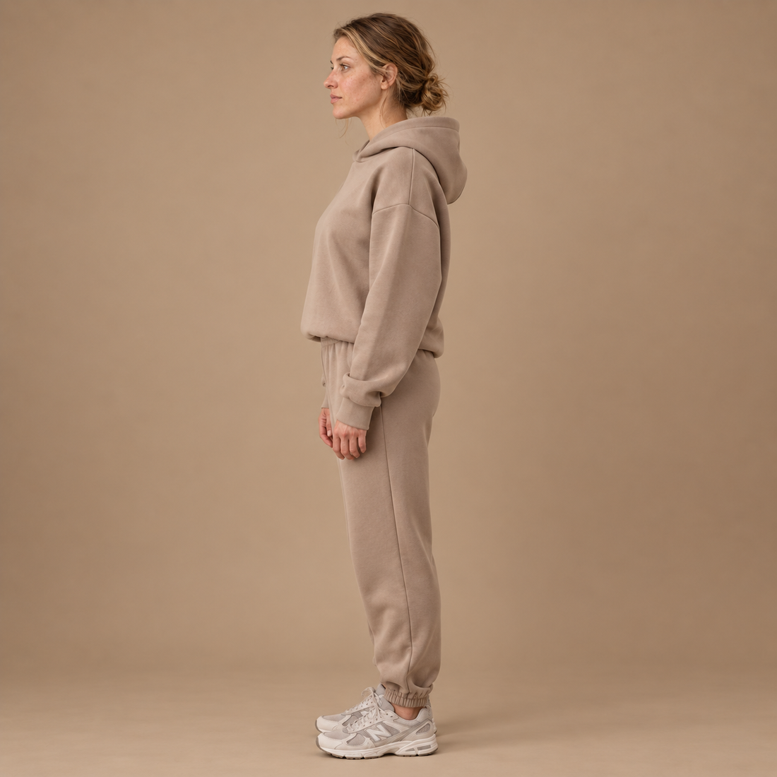 Loungesæt til dame med hættetrøje og joggingbukser