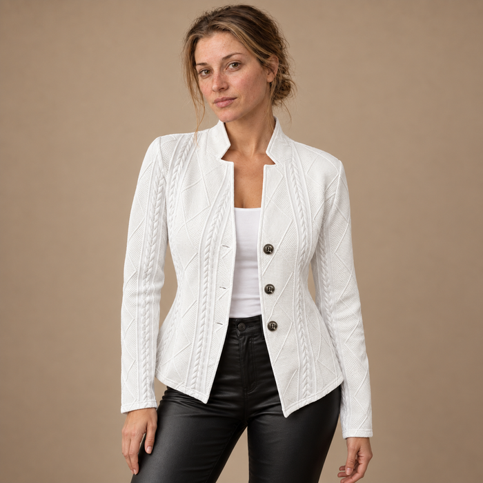 Kabelstrikket blazer til dame med høj krave