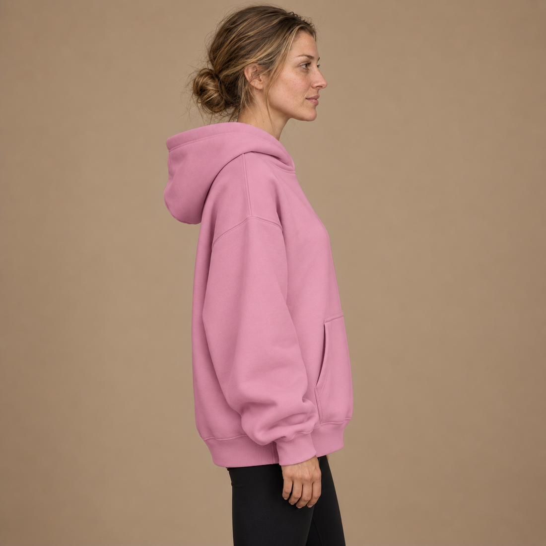 Oversized hættetrøje til dame med kængurulomme