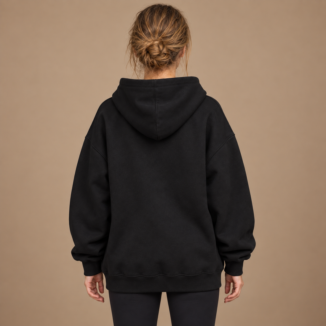Oversized hættetrøje til dame med kængurulomme