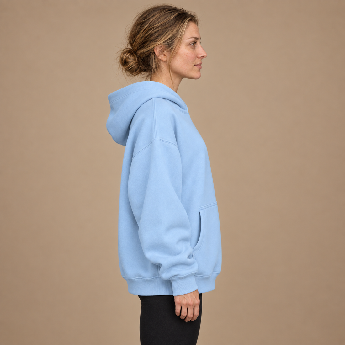 Oversized hættetrøje til dame med kængurulomme