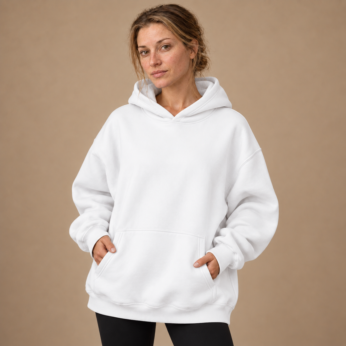 Oversized hættetrøje til dame med kængurulomme