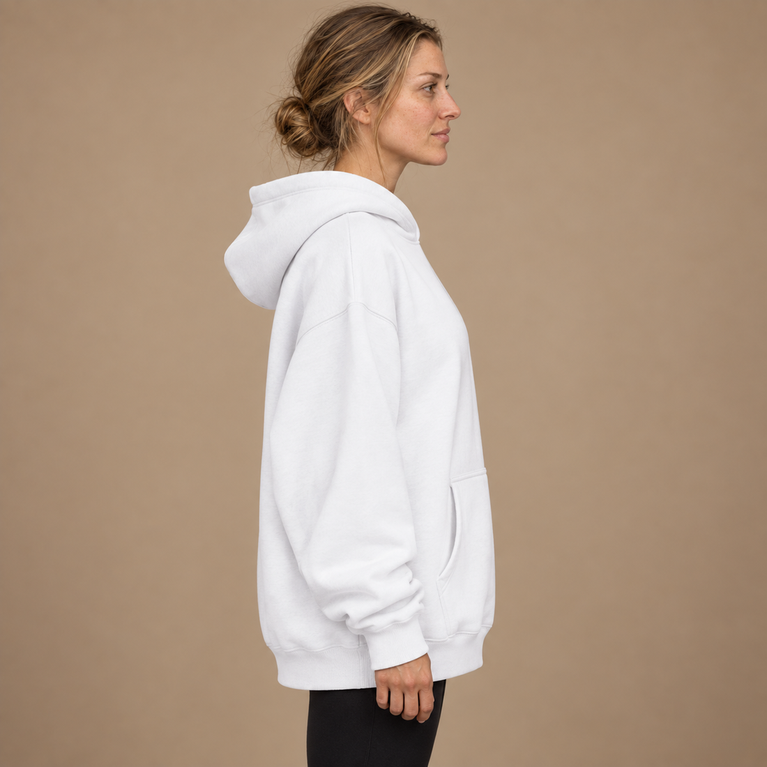 Oversized hættetrøje til dame med kængurulomme