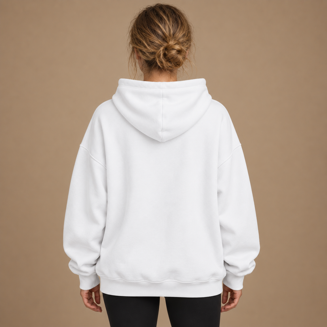 Oversized hættetrøje til dame med kængurulomme