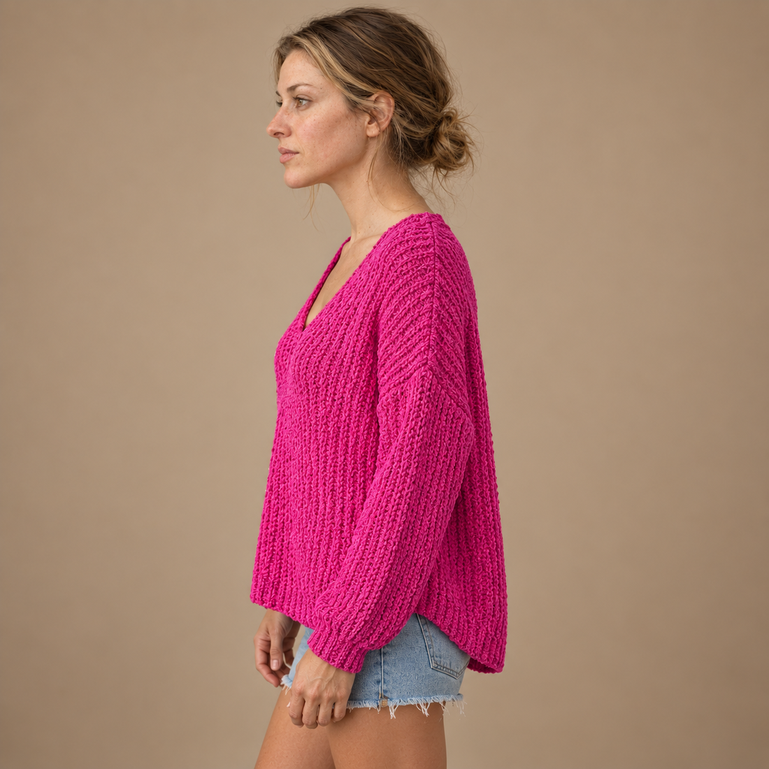 Hæklet sweater til dame med dyb V-hals