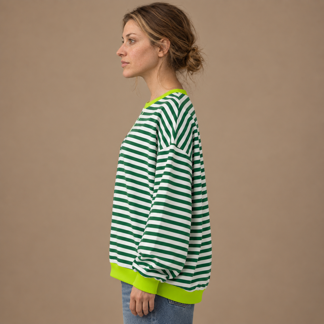 Sweatshirt til dame med striber og kontrastkanter