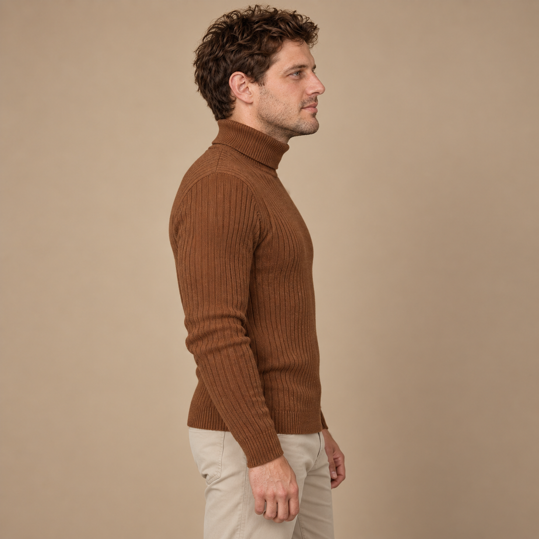 Rullekravesweater til herre i kabelstrik
