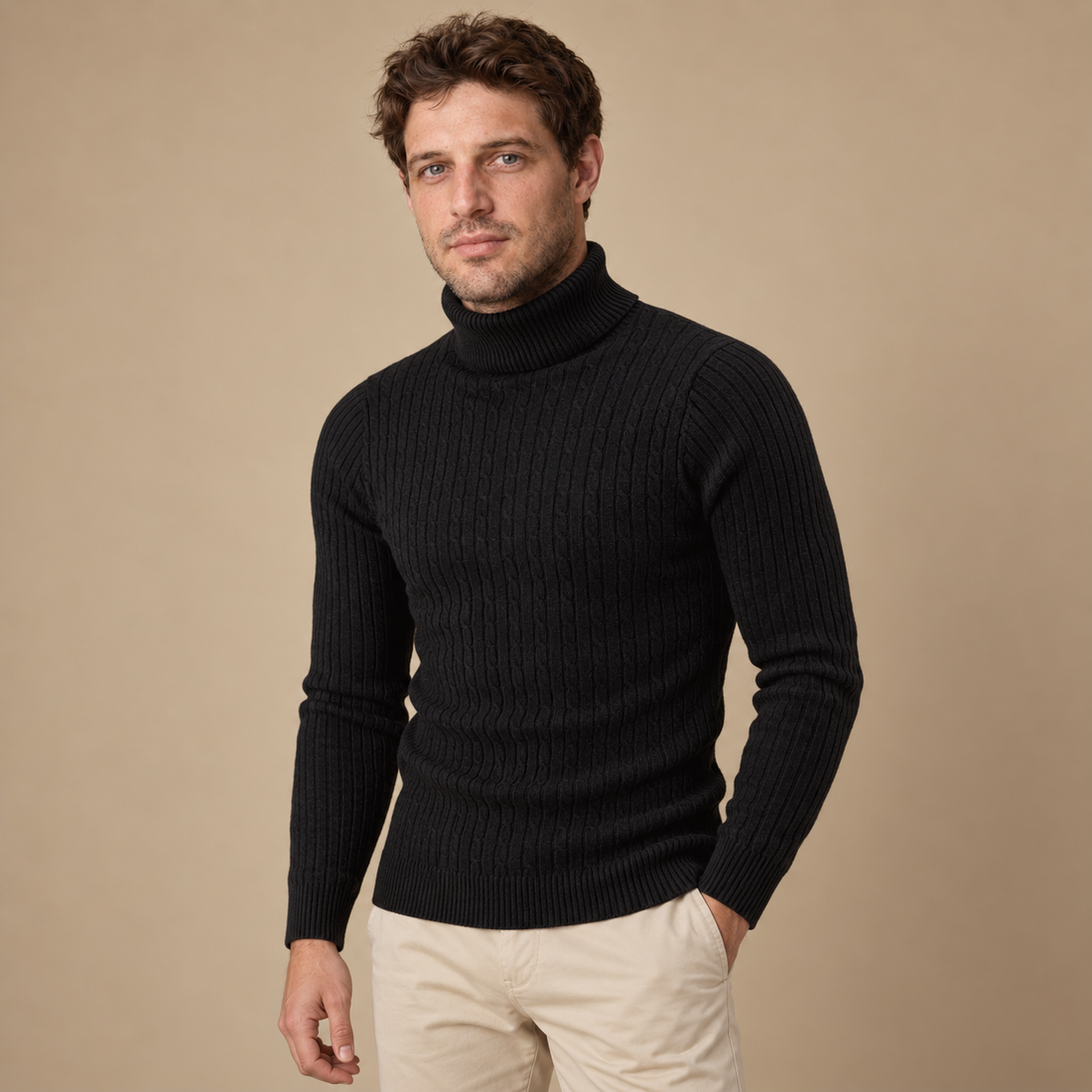 Rullekravesweater til herre i kabelstrik