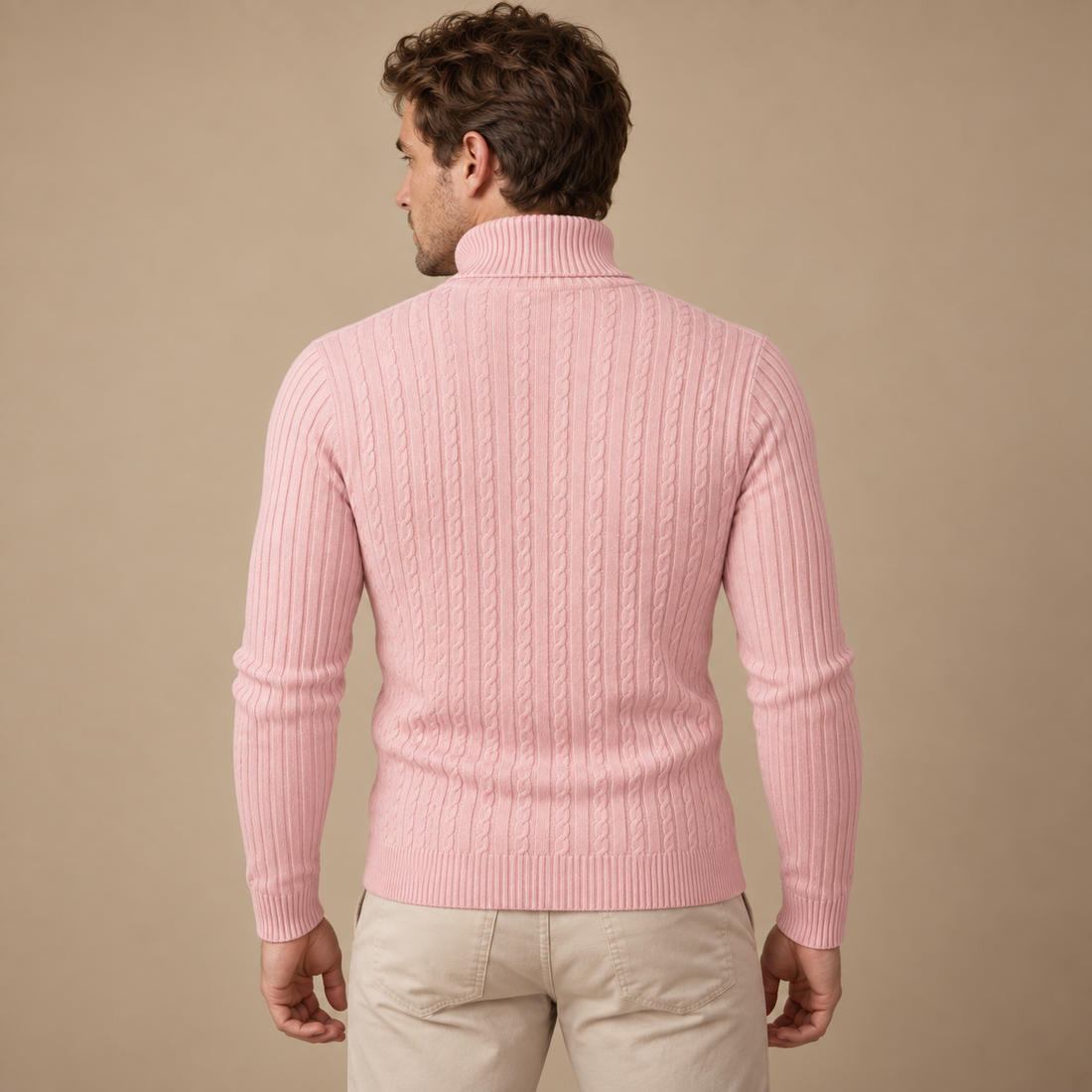 Rullekravesweater til herre i kabelstrik