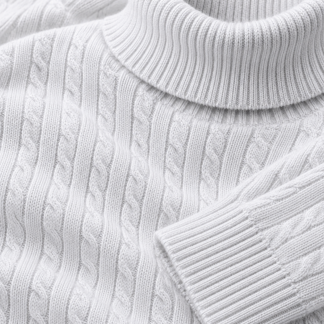 Rullekravesweater til herre i kabelstrik