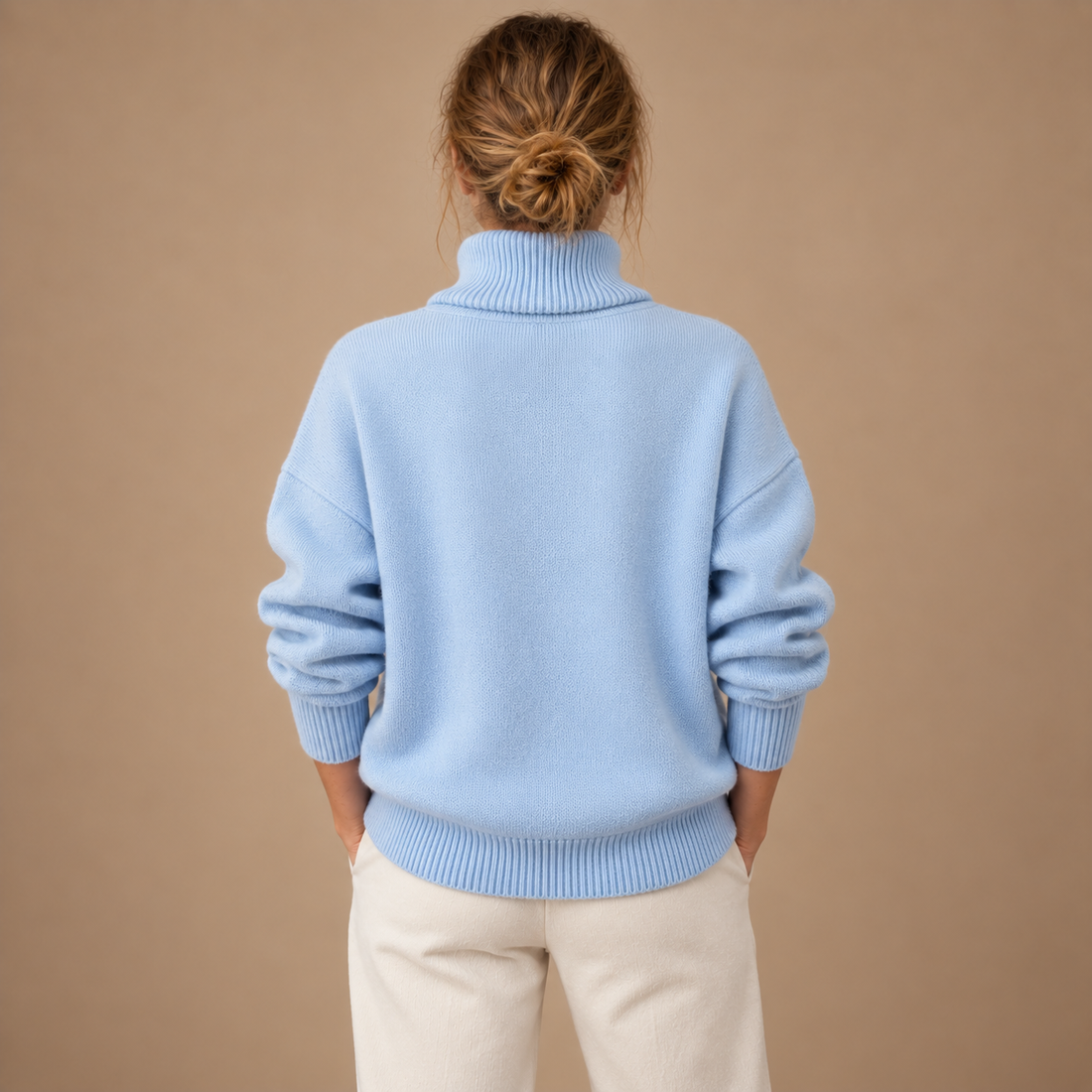 Rullekravesweater til dame med slank pasform
