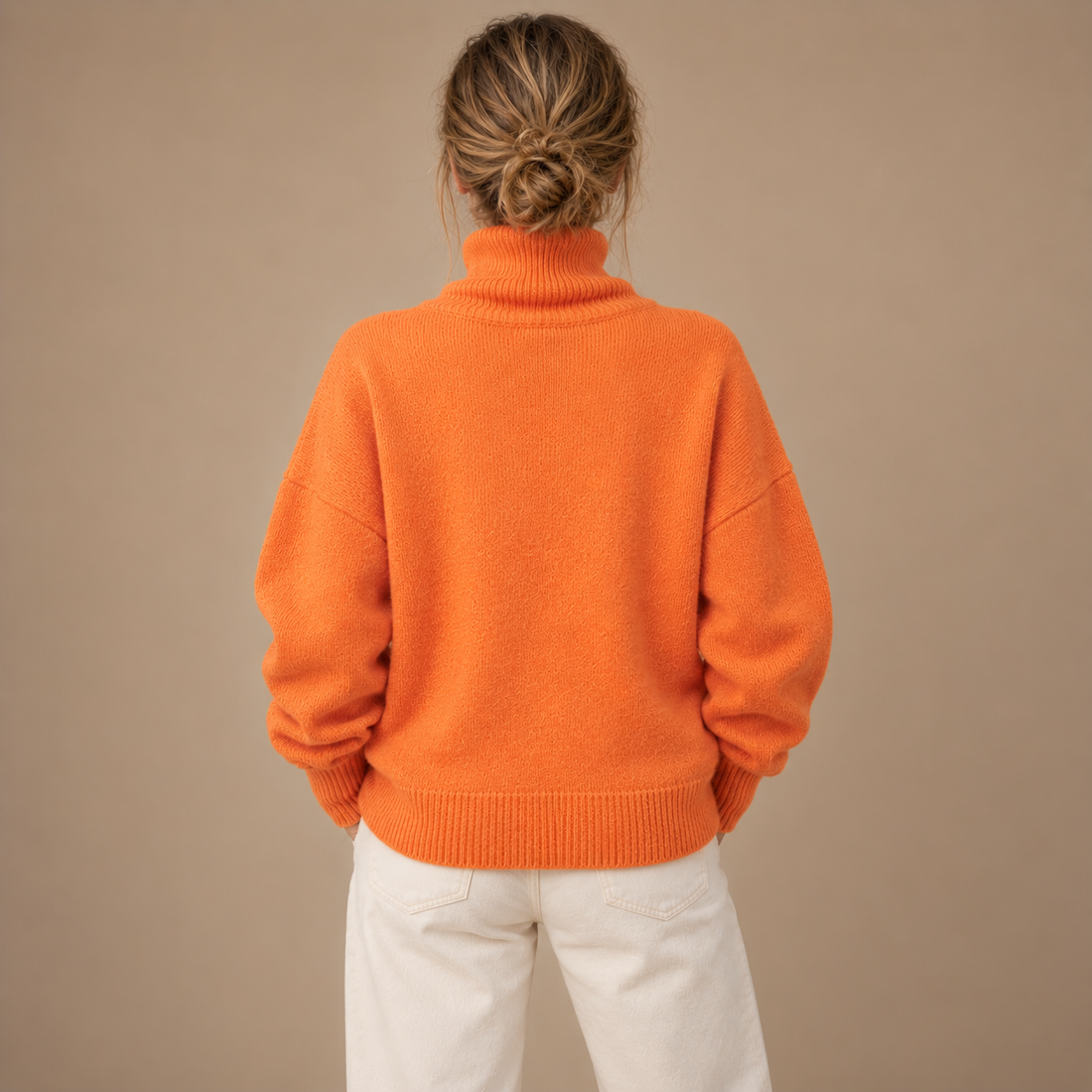 Rullekravesweater til dame med slank pasform