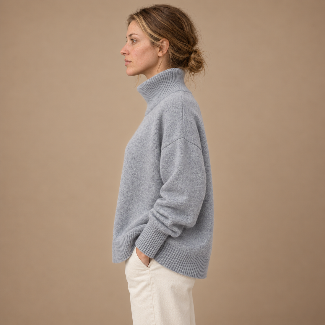 Rullekravesweater til dame med slank pasform