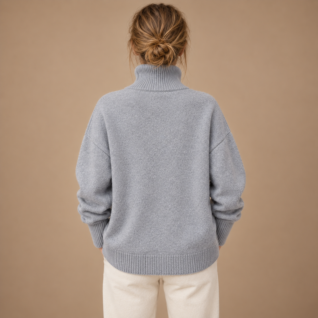 Rullekravesweater til dame med slank pasform