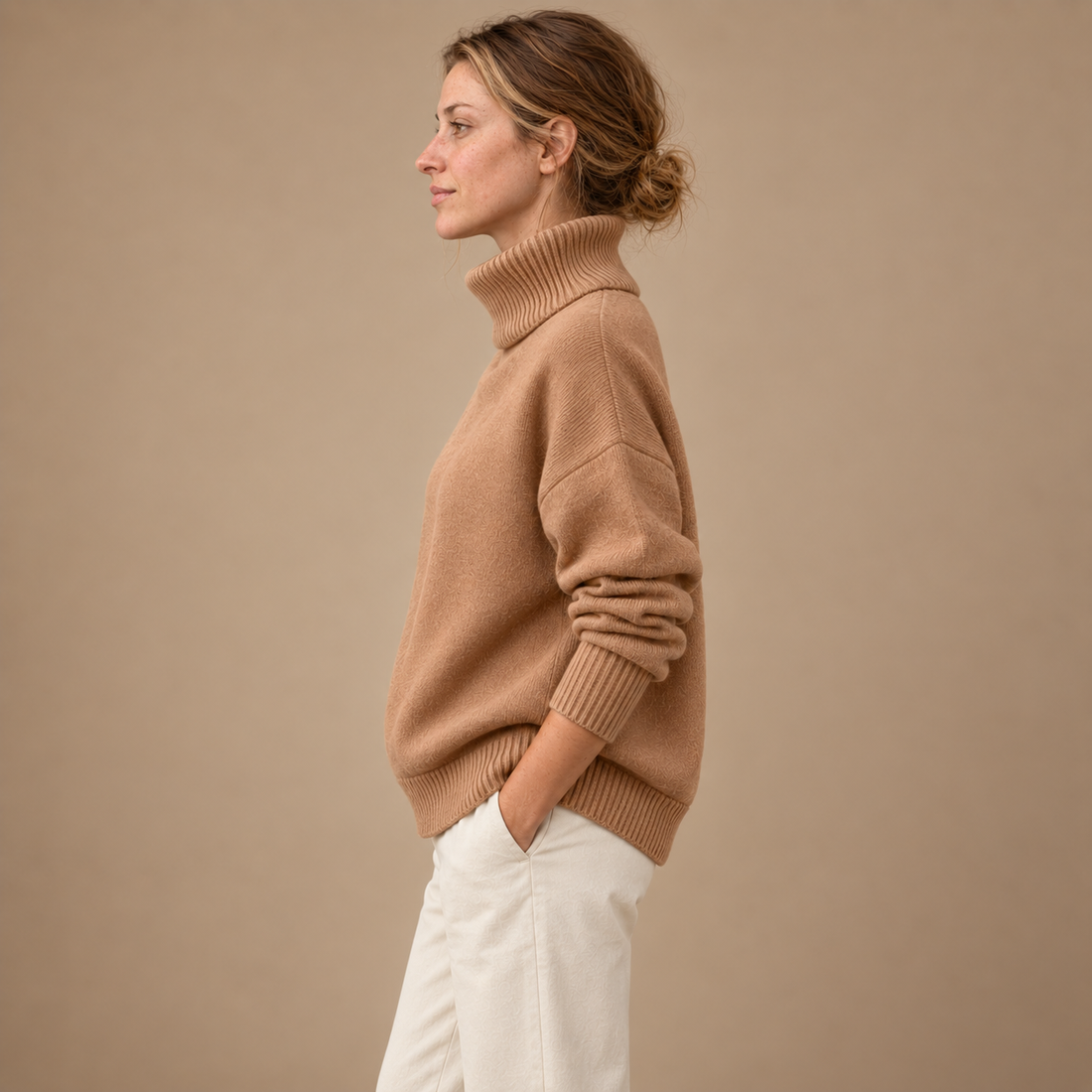 Rullekravesweater til dame med slank pasform