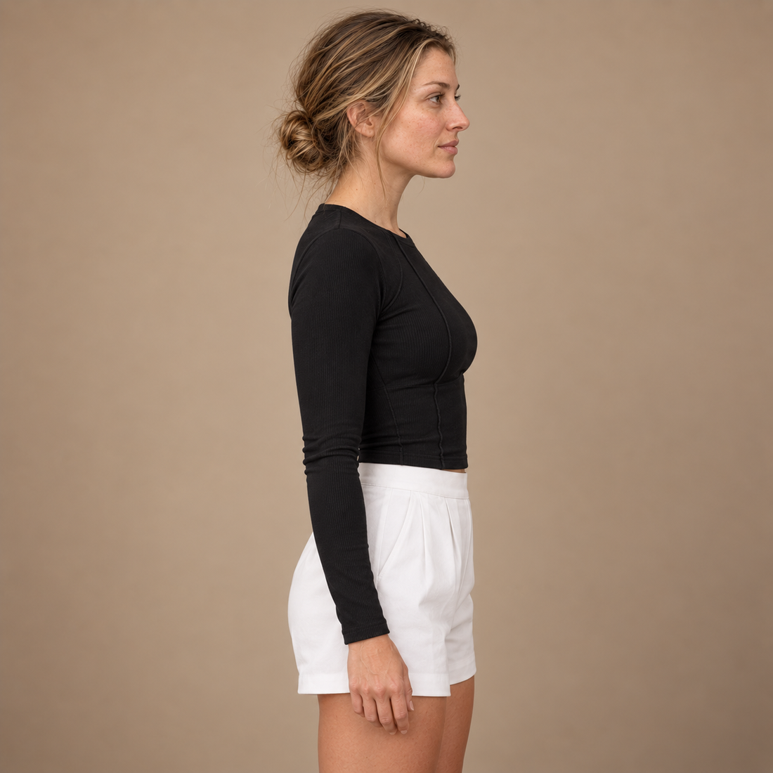 Langærmet croptop til dame i ribstrik
