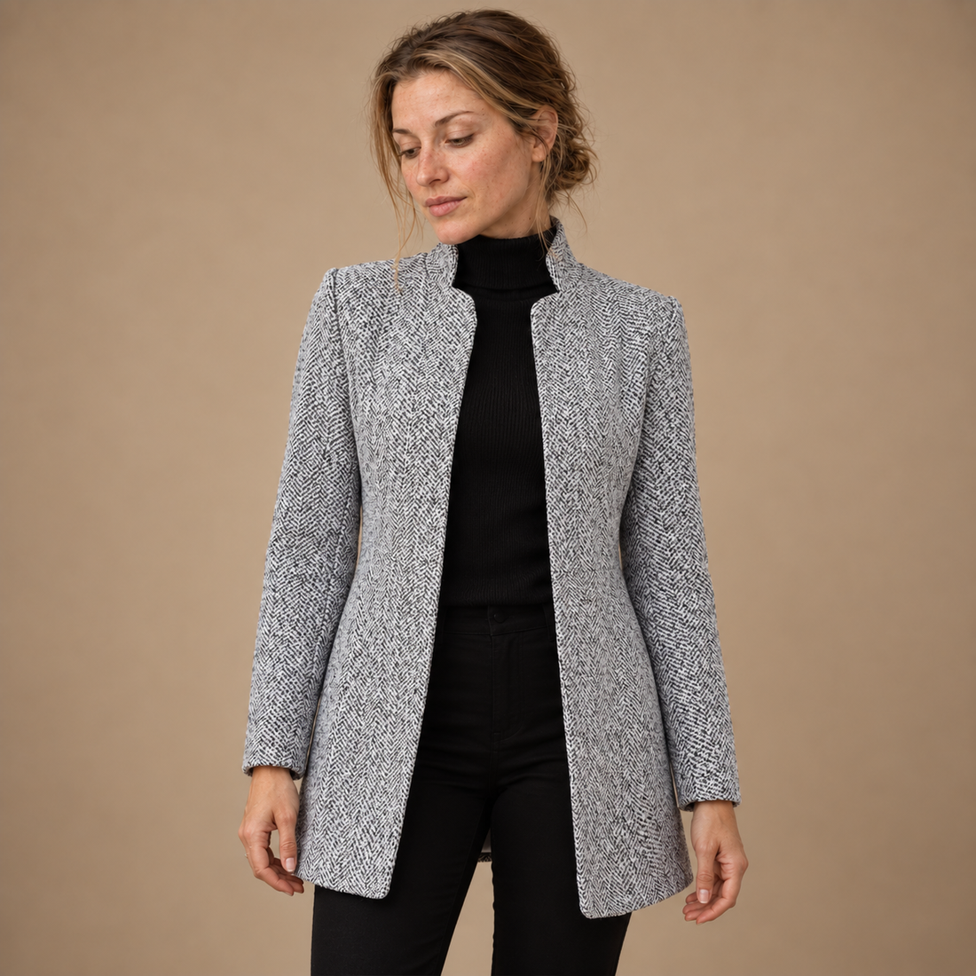 Lang blazer til dame med opstående krave